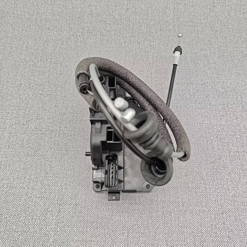 Rear Door Lock Actuator LH For HYUNDAI SANTA FE 2007-2009 #81410 2B000  814102B000  81410-2B000