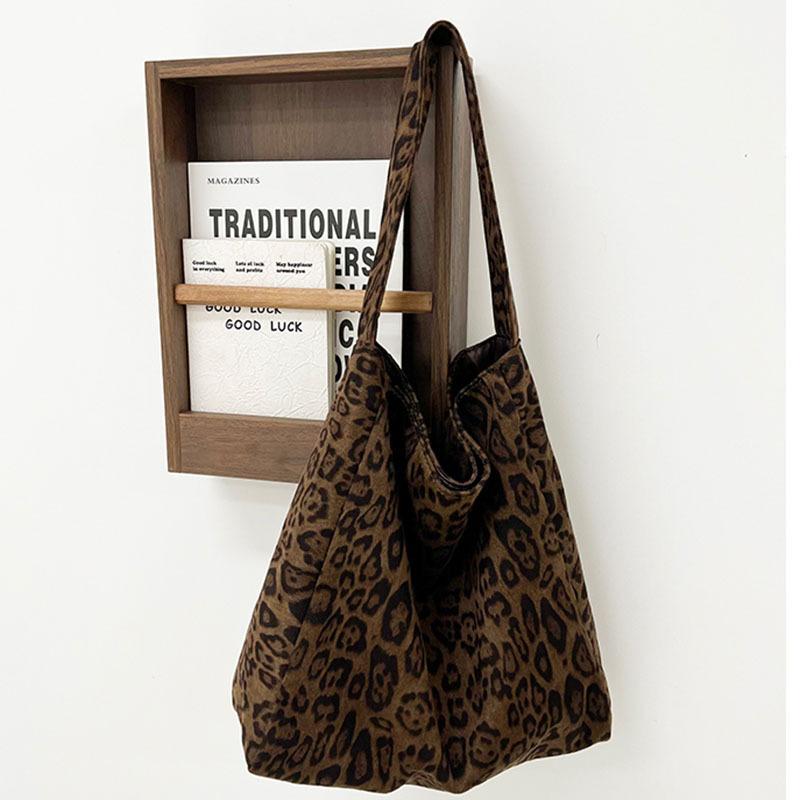 

Сумка с леопардовым принтом женская большой вместимости новая осенне-зимняя матовая ретро на плечо подмышку для поездок на работу