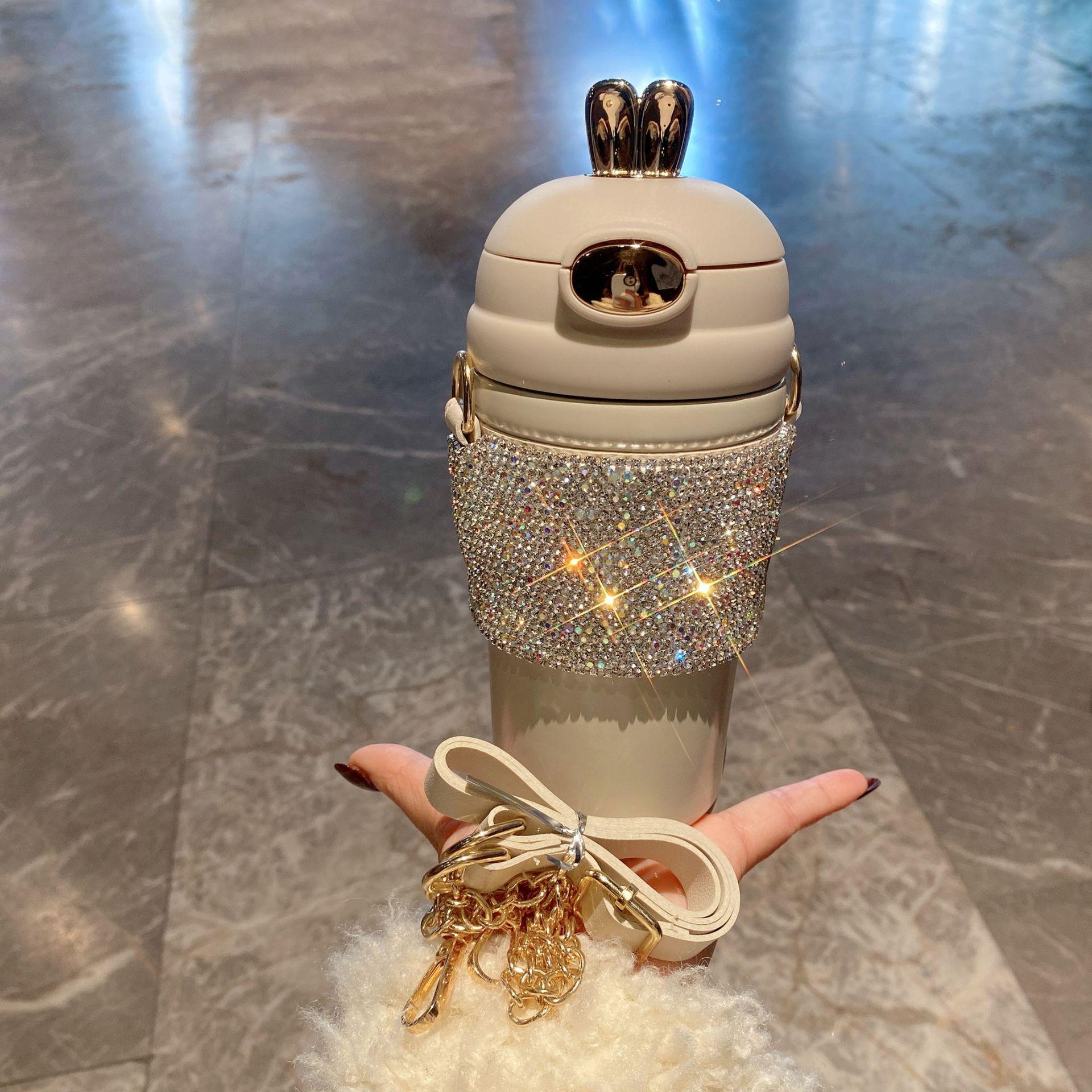 

Блестящая чашка со стразами и цепочкой, сверкающие бриллиантовые бутылки для воды, стаканы из нержавеющей стали, бутылка для девочек и женщин, подарок, милый кролик 480ml белый