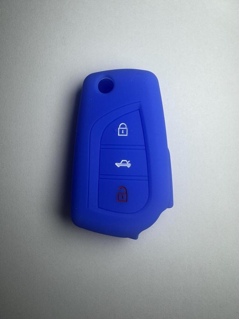 Flip 3-Tasten-Silikon-Schlüsselhülle für Toyota Corolla Hilux Avensis Prado Fortuner RAV4 Protect Cover
