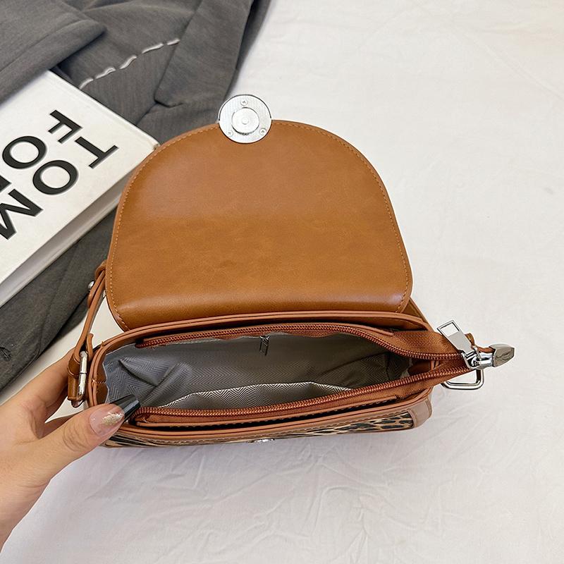 Small Crossbody Bag For Women 2026 Luxury Brand Underarm Shoulder Handbag And Purse Vintage Leopard Printing Envelope Bag Lady