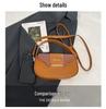 Damska minimalistyczna torebka crossbody w bloki kolorów - wszechstronna, szykowna i modna torebka na ramię