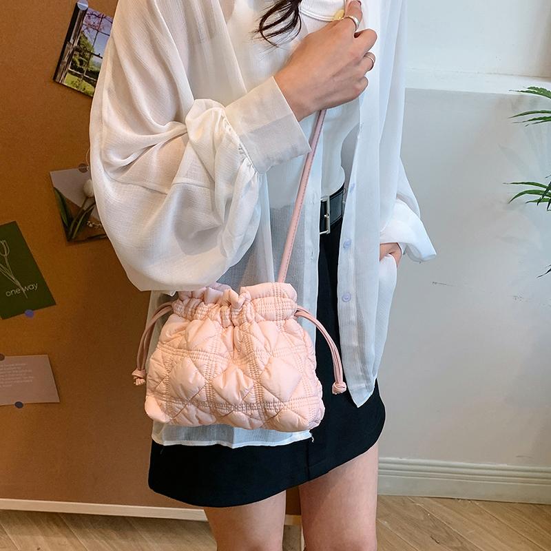 Fashion Korean Ins Pleated Cloud Tote Bag Women Solid Color Casual Simple Bubble Foo Bag Trend Soft Crossbody Bag Handbag