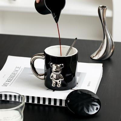 Tazza da Caffè in Ceramica a Forma di Orso Stile Ins 3D con Coperchio e Cucchiaino Personalità alla Moda Tazza da Tè per Ufficio Ragazza Celebrità di Internet