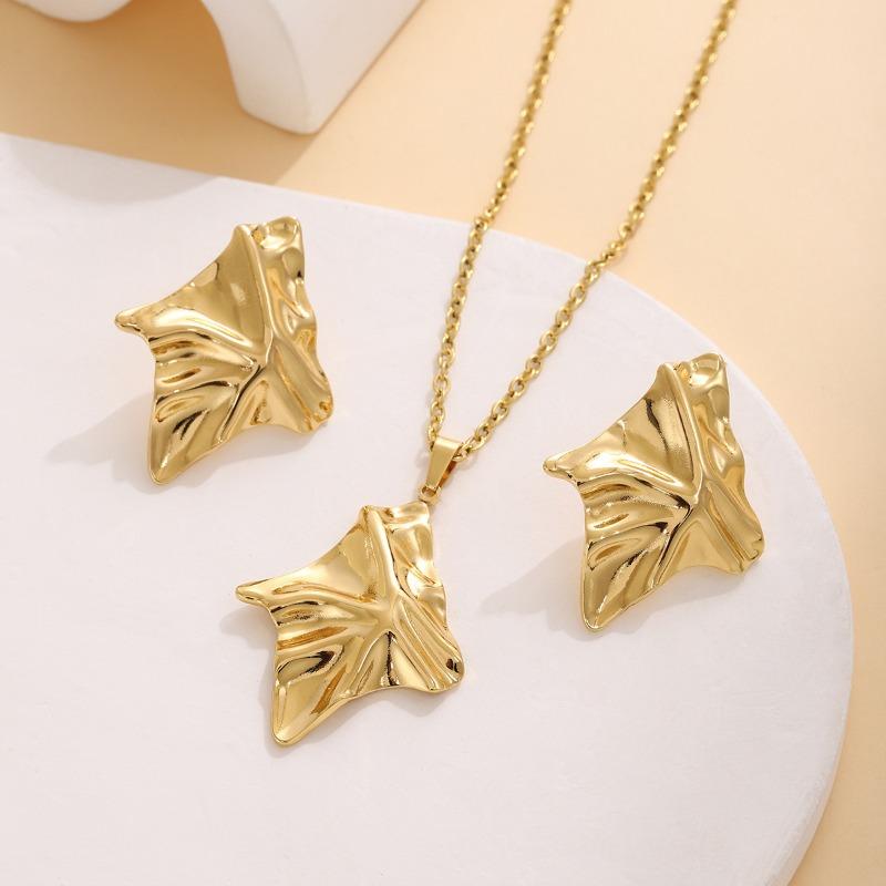 European and American Exquisite Irregular Luxury Creative Polygonal Geometric Leaf Texture Flower Love Earrings Necklace Set