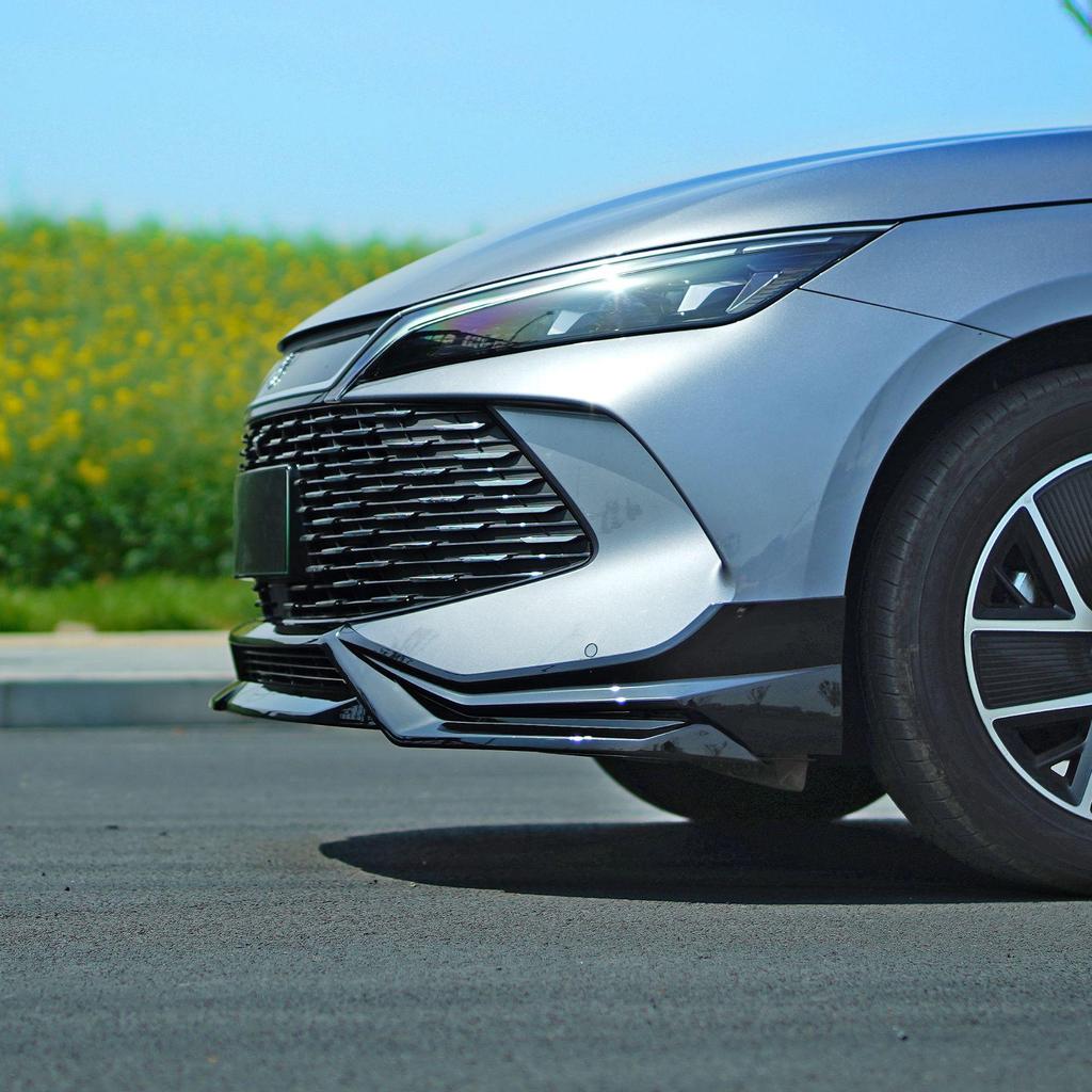 BYD Qin L DMi 24 Body Kit: Side Skirts, Front Bumper, Rear Bumper, Rear and Roof Spoilers.