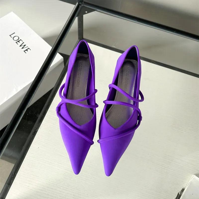 Mode Wildleder Lila Spitzschuh Damenpumps Prägnanter Kreuzriemen Dünner Absatz Mules Schuh Bankett Hochzeit Elegant Niedrig Absatz Damenschuhe