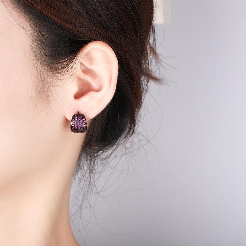 New Huabi Jewelry Copper Bottom Gold-plated Simulation Red Corundum Black Gold Personalized Stud Earrings