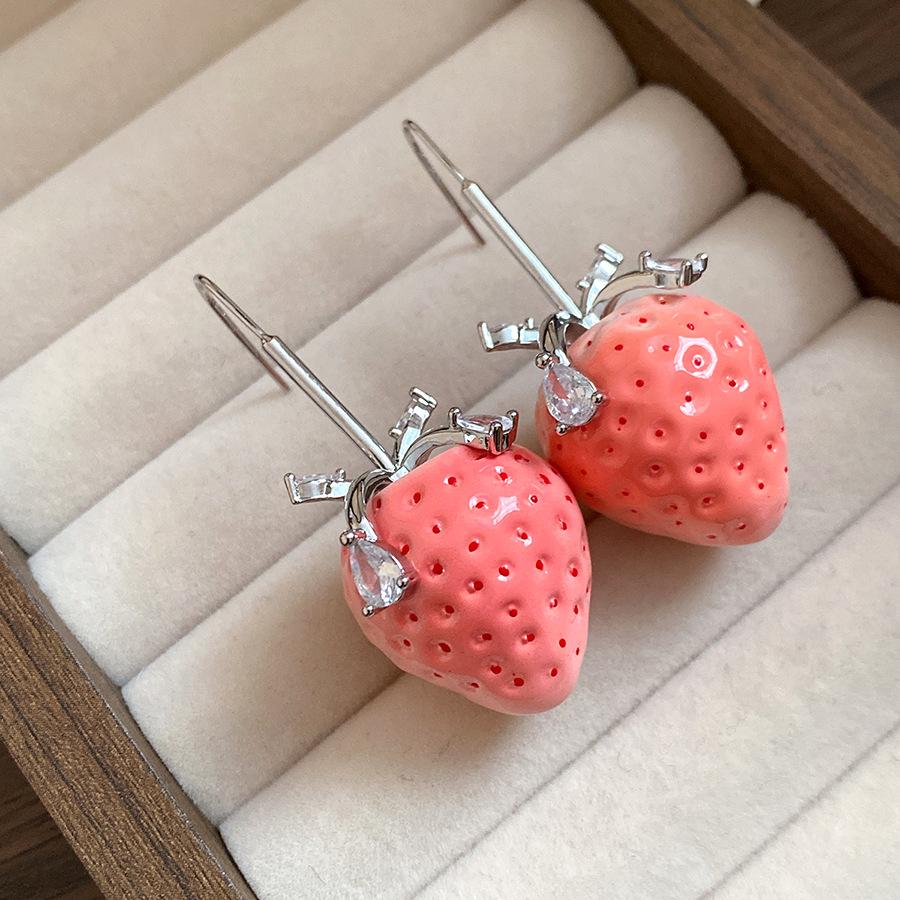 

Silver needle zircon resin strawberry water drop stud earrings female sweet temperament simple versatile earrings light luxury high-end earrings