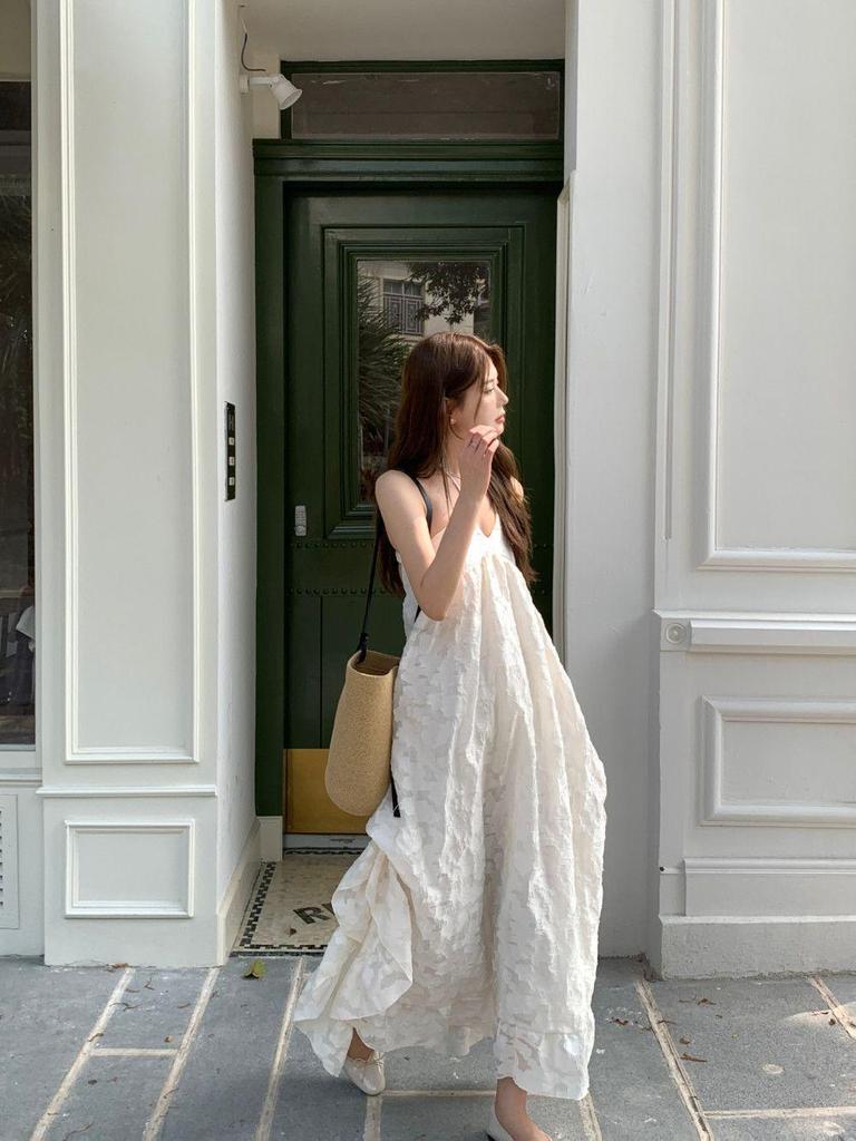 French Seaside Style Halter Neck Camisole Dress - Elegant Summer Backless Ruffle Maxi