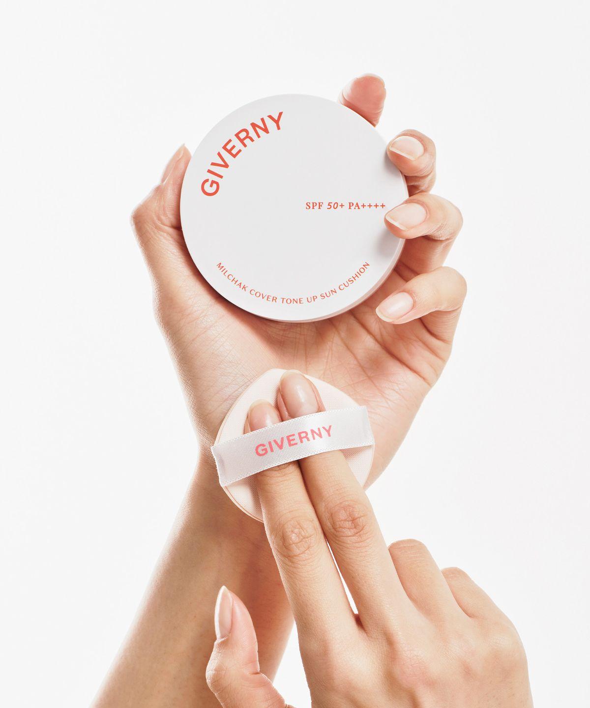 Close-fitting Cover Tone-up Sun Cushion Clear Beige 12g