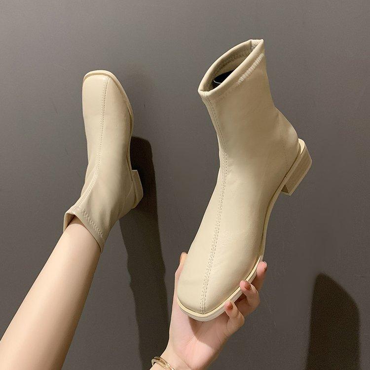 Модные ботильоны с квадратным носком на танкетке — фото 8