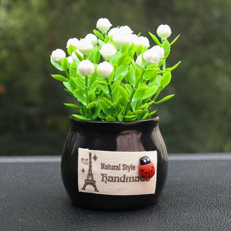 

Solar dog car potted decoration