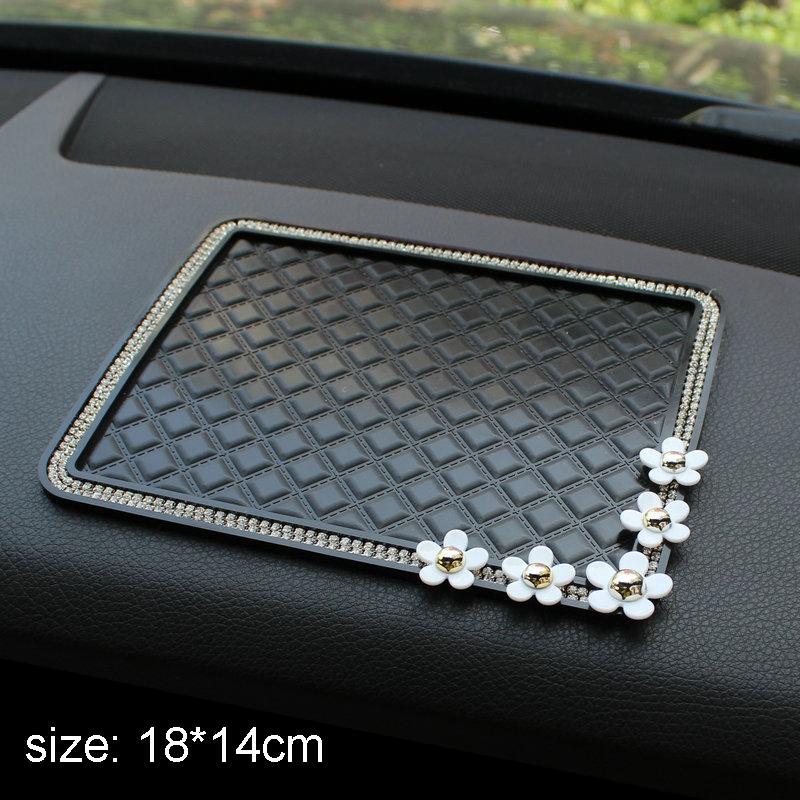 New Daisy Flower Crystal Car Silicone Anti-Slip Mat Non Slip Pad Mobile Phone Sunglasses Holder Sticky Car Interior Decortion