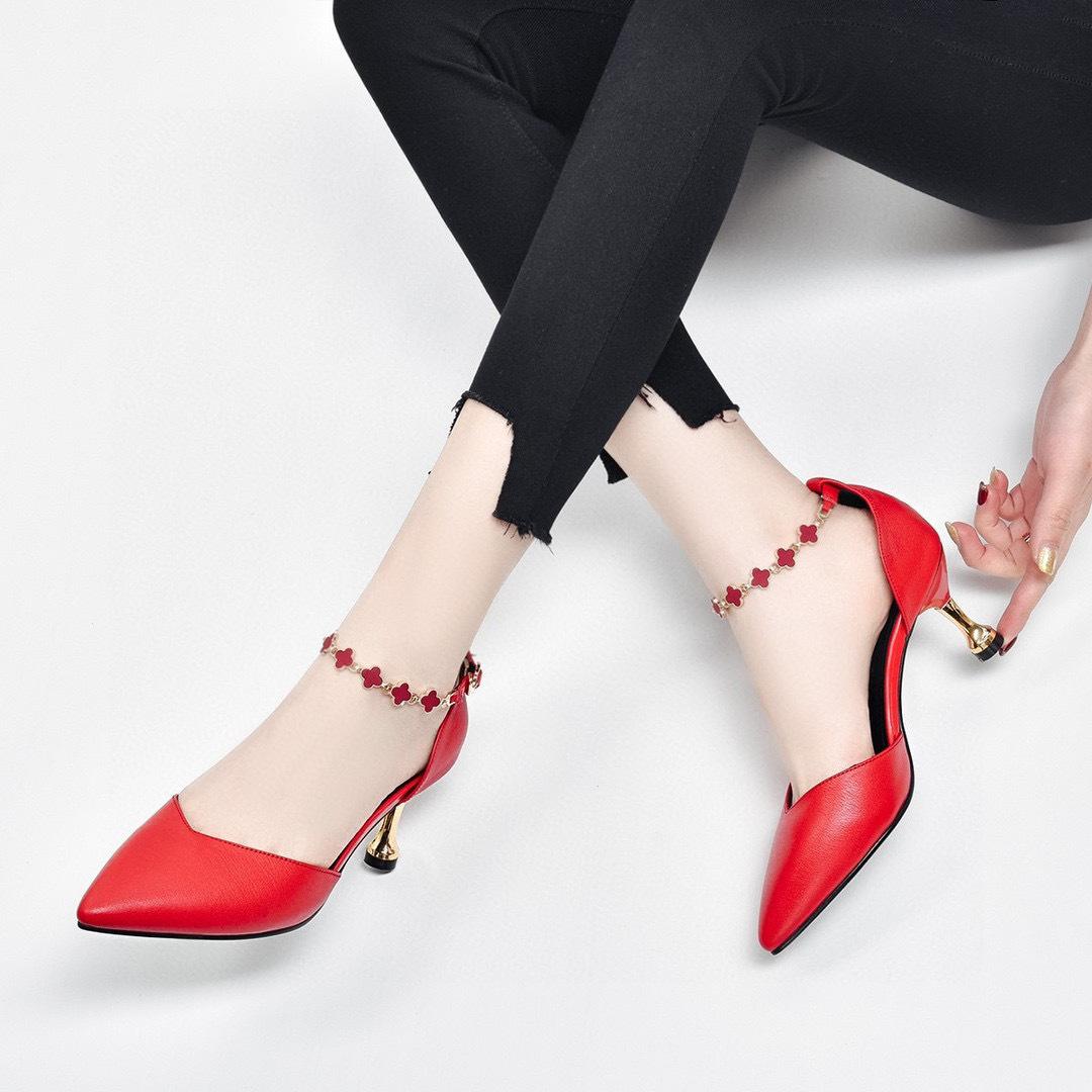 

Туфли-лодочки на высоком каблуке женские весенние и новые туфельки феи первый слой коровьей кожи полые цепочки пряжка шпилька женская обувь 40 красный