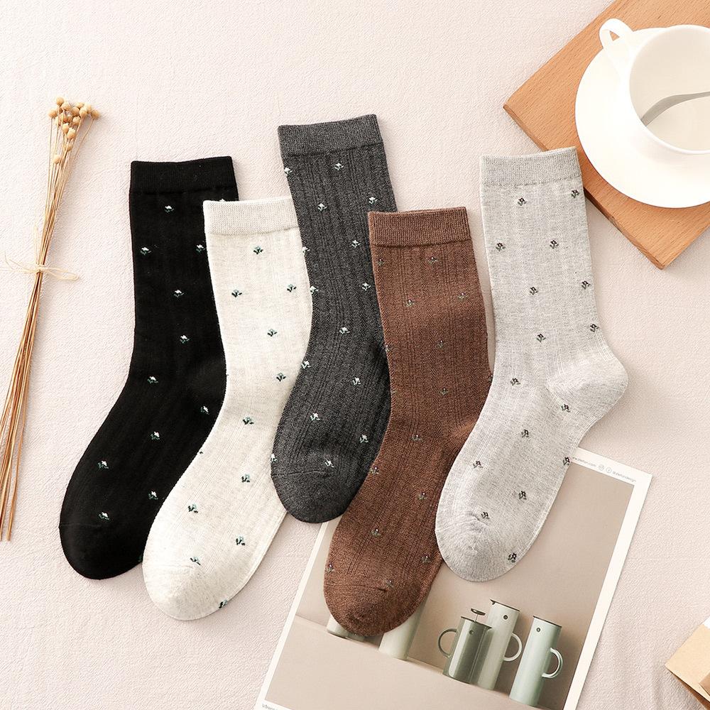 Coffee-colored Floral-patterned Socks for Ladies, Mid-length, Suitable for Spring and Autumn, Trendy and Retro Pile-up Socks