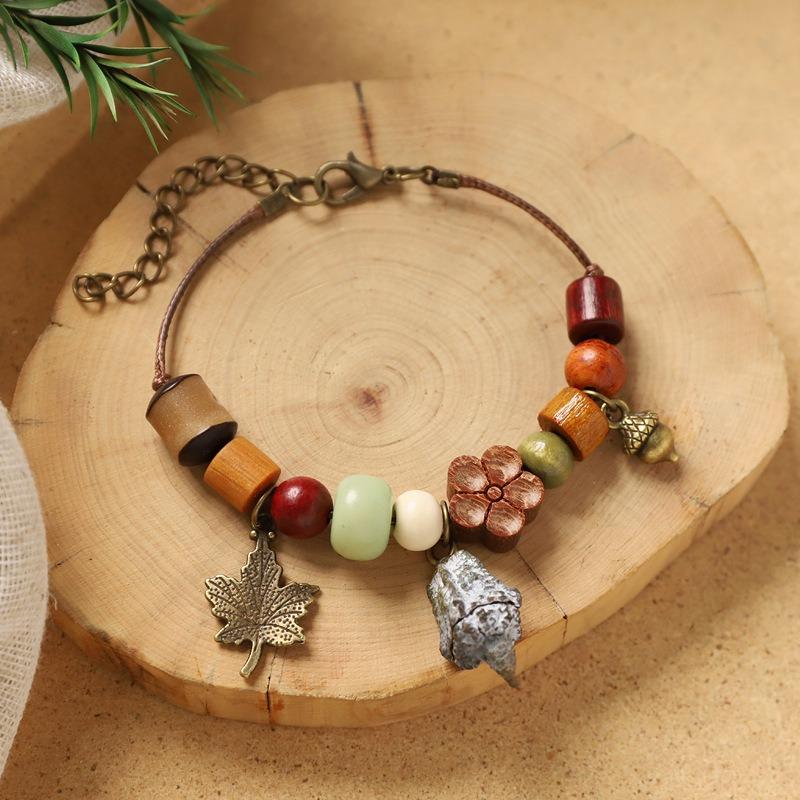 Vintage Hand-woven Plant Bracelet, Natural Fruit, Acorn Hand Rope, Women's Niche Literary Bracelet.