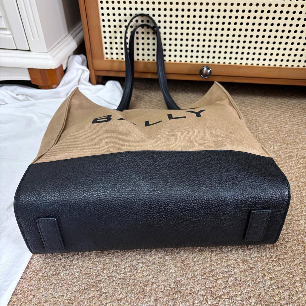 [Pre-Owned] Classic Commuter Large Capacity Logo Print Color Block Canvas Tote Bag - Excellent #A4EBXE