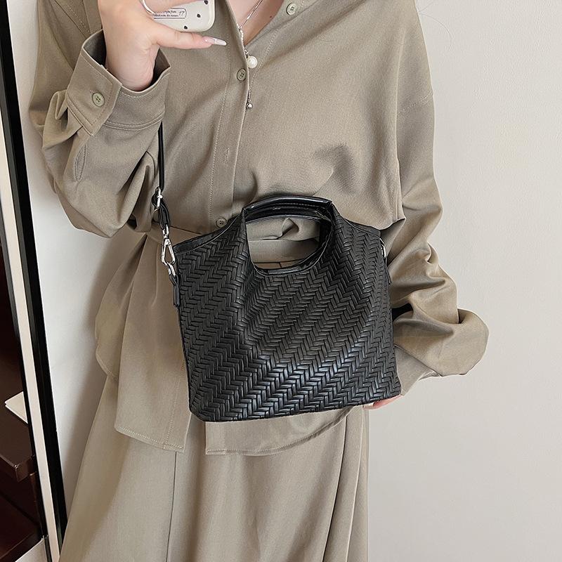 New Large-capacity Handbag Women's Fashion Mother and Child Bag Versatile Shoulder Bag Woven Messenger Bag