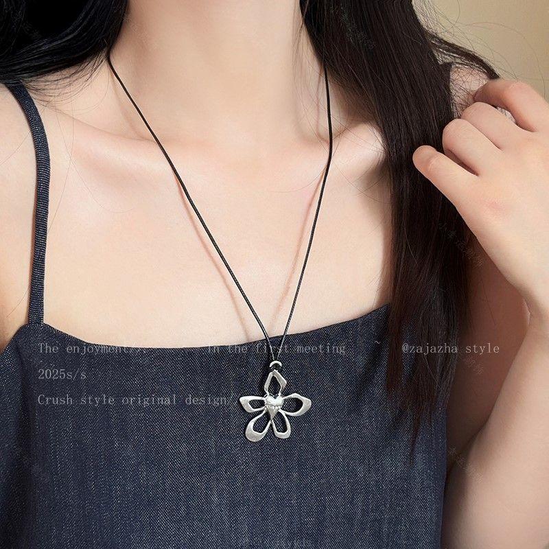 Korean Ins Silver Simple Five-pointed Star Necklace Women's Light Luxury Niche High-end Long Temperament Sweater Chain Accessories