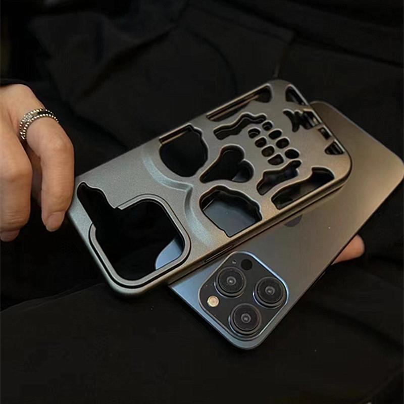 Luxury Skeleton Skull Case for iPhone 16 11 12 13 14 15 Pro Max Phone Shockproof Back Cover Camera Full Protect Hollow Funda