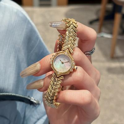 Neue Damenuhr für den Sommer, elegant, leichter Luxus, High-End-Uhr, Quarzuhr mit Nischendesign