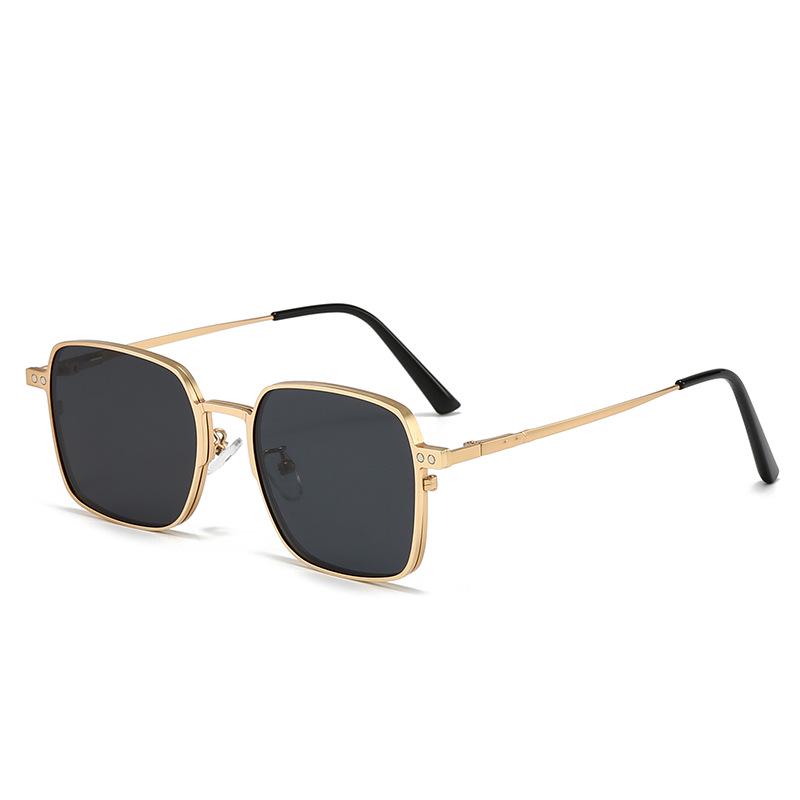 Unisex Magnetic Polarized Clip-on Sunglasses: Fashionable 3-in-1 Anti-Blue Light Myopia Korean Style Glasses