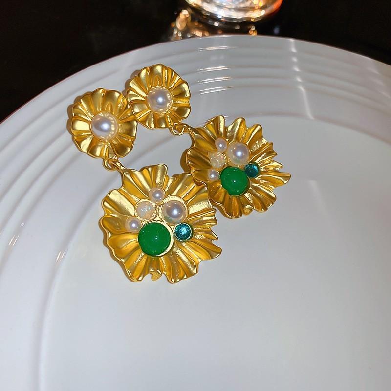 Silver Needle Medieval Round Flower Fringed Earrings Retro Metal Stud Earrings Temperament Light Luxury Earrings Women