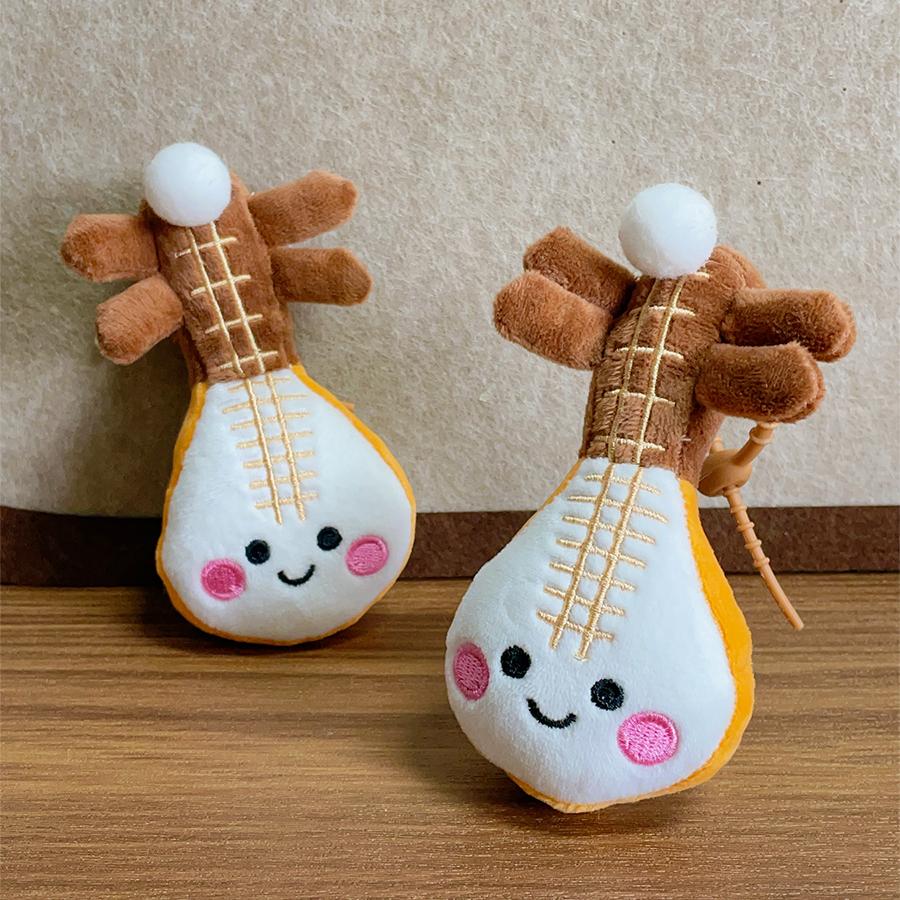 Fun simulation pipa plush soft filling doll, cute musical instrument doll, souvenir keychain, decorative item, couple pendant