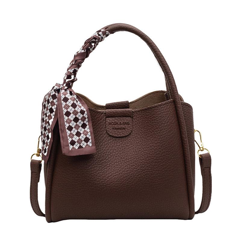 Popular Vegetable Basket Handbag Women's Spring New Bucket Bag Soft Leather Commuter Shoulder Messenger Bag