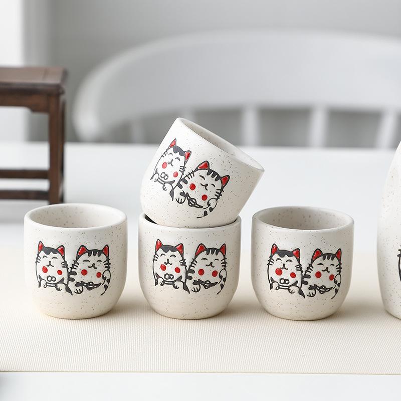 Ceramic Japanese Sake Set Lucky Cat Wine Pot Flagon with 4 Wine Cups Porcelain Tokkuri Bottle Soju Cup Microwave Safe