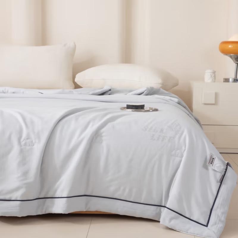 

Muji Oxygen Silkworm Baby Lightweight Quilt