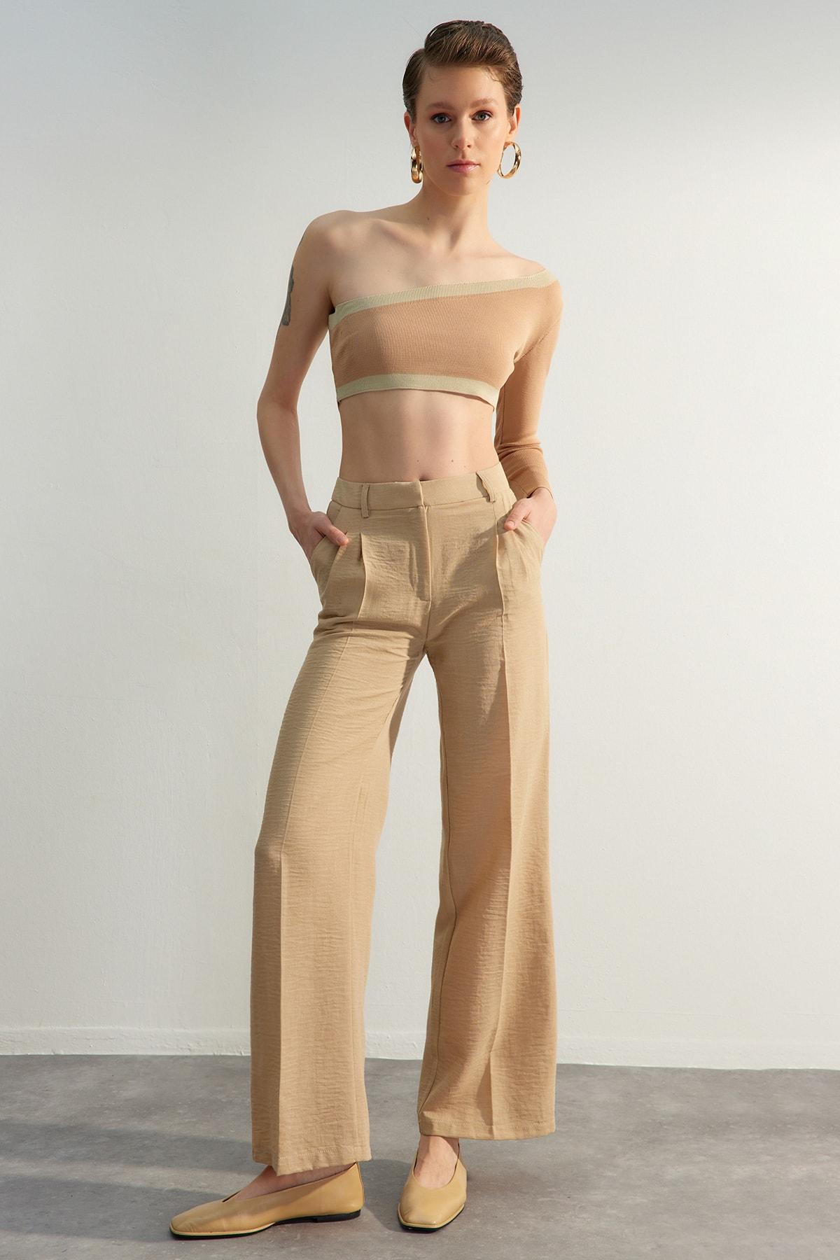 

Брюки - Бежевые - Прямые