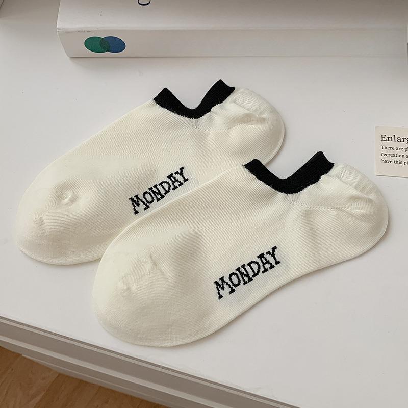 Female Summer Thin Polka Dot Cute Rabbit Boneless Shallow Mouth Invisible Do Not Drop Heel Socks