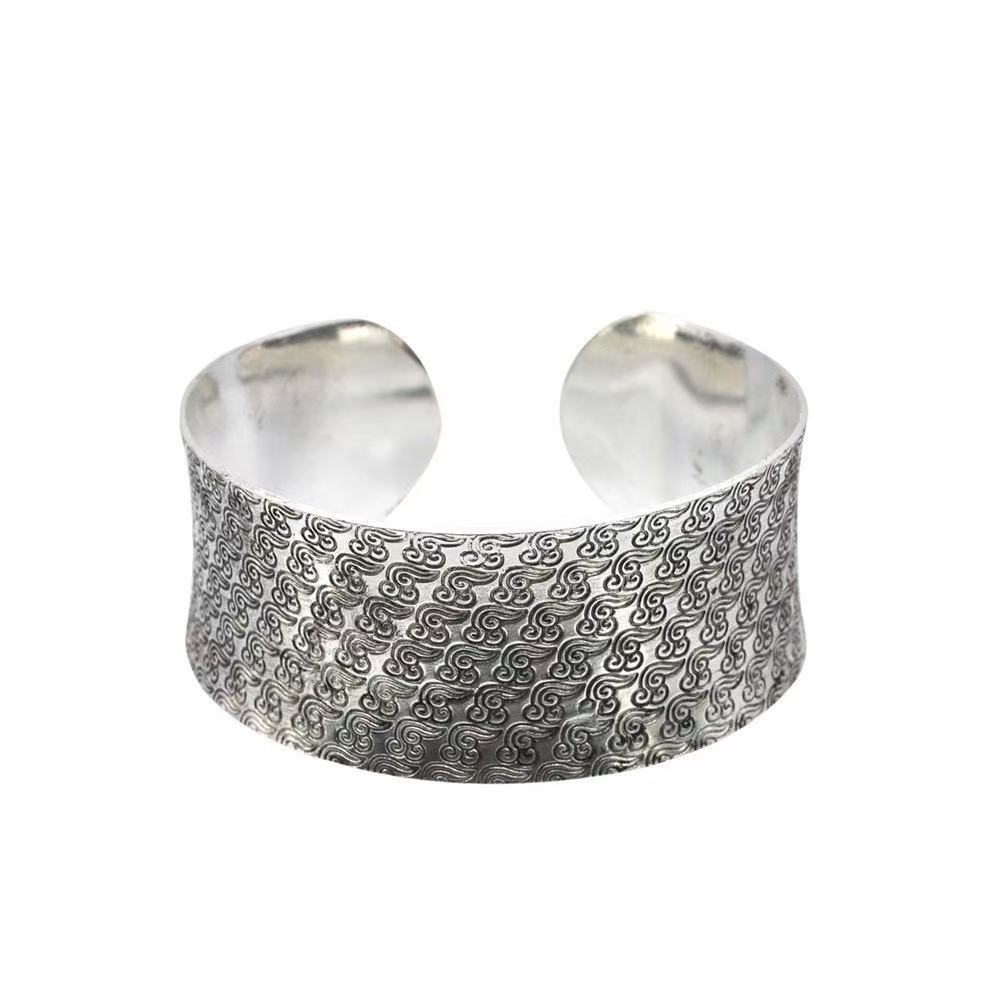 Bohemian Etnický Styl Retro Stříbrný Široký Náramek pro Ženy Vyřezávaný Květ Otevírací Módní Náramek Boho Vintage Šperky
