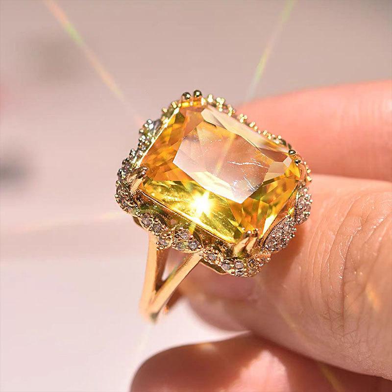 Totem Pattern Zircon Ring, Dark Trend, Cool Style Ring, Retro Fashion Jewelry.