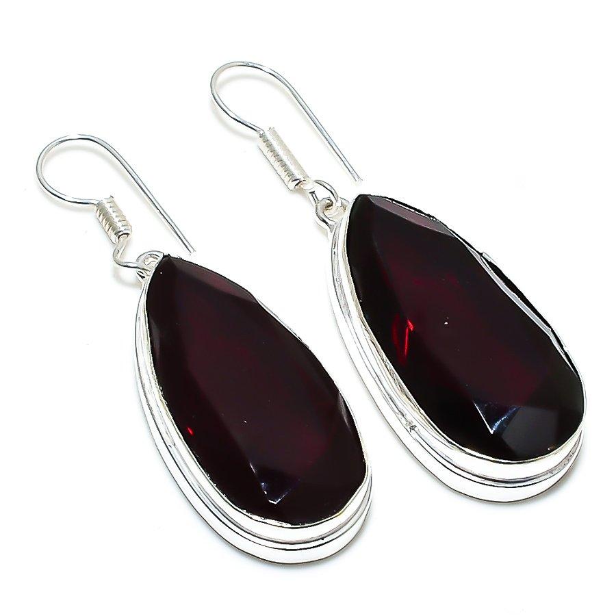 

Этнические ювелирные серьги ручной работы с драгоценным камнем Мозамбикский гранат 1,97 дюйма VR-1290