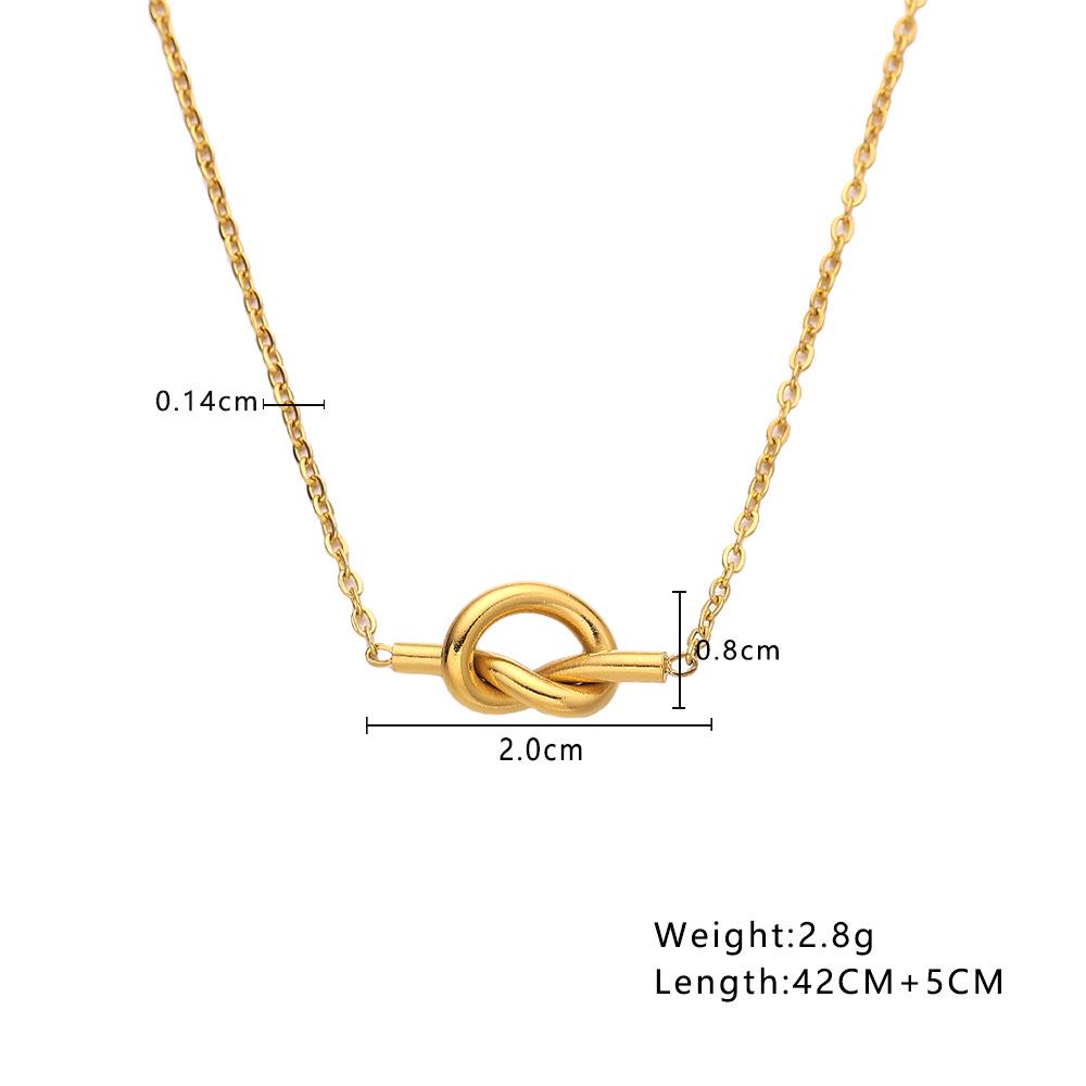 Gold Heart Pendant Necklace: European & American INS Clavicle Chain, Versatile Sweater Style with Knotted Love Heart Design