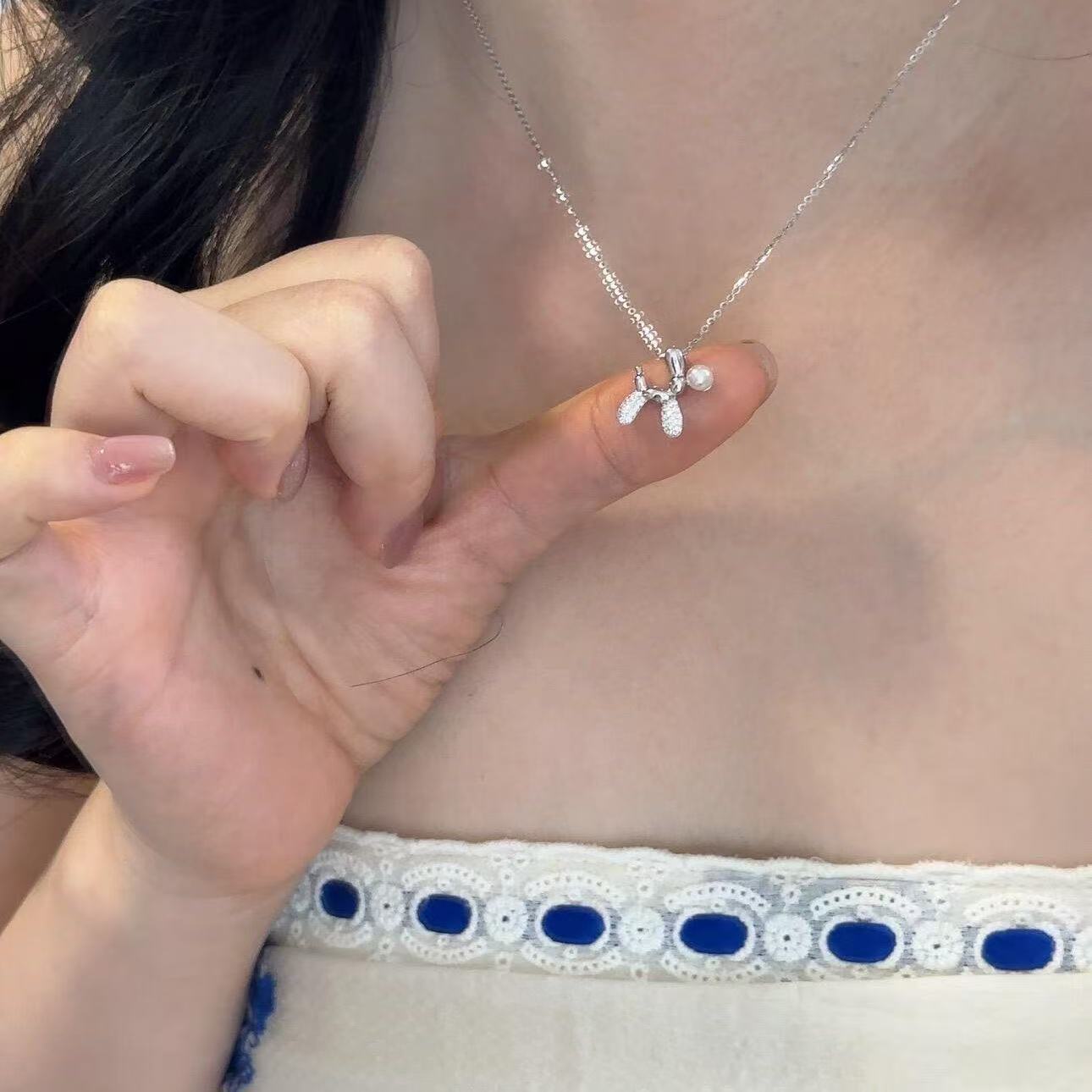 

New Balloon Puppy Pendant Necklace for Women Girls Light Luxury Niche Imitation Pearl Fine Chain Necklaces Birthday Jewelry Gift