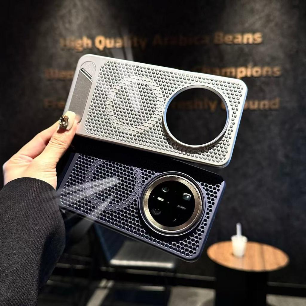 Suitable for Huawei Mate70Pro Metallic Paint Hollow Honeycomb Heat Dissipation Magnetic Pura70 Invisible Bracket Mobile Phone Case