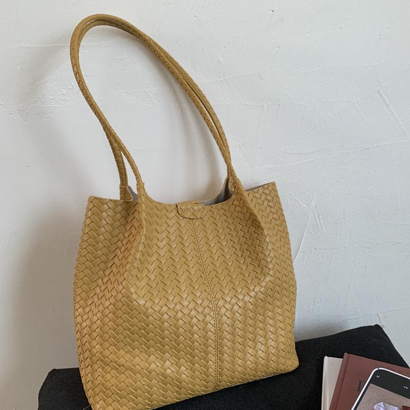 Fashionable Large Bag for Women Commuter Single-shoulder Bag Large-capacity Textured Tote Bag