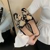 Mote Kvinner Baotou Brodert Flat Bunn Halv Tøfler Sommer Muller Sqaure Toe Sko Flat Utendørs Casual Walking Slides Zapatillas