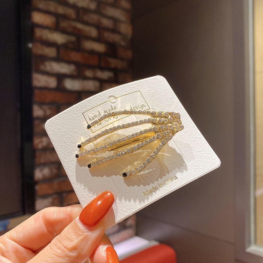 Retro Skeleton Hand Hair Clip Skull Skeleton Hand Headwear Bone Claw Hairpin Hair Accessories