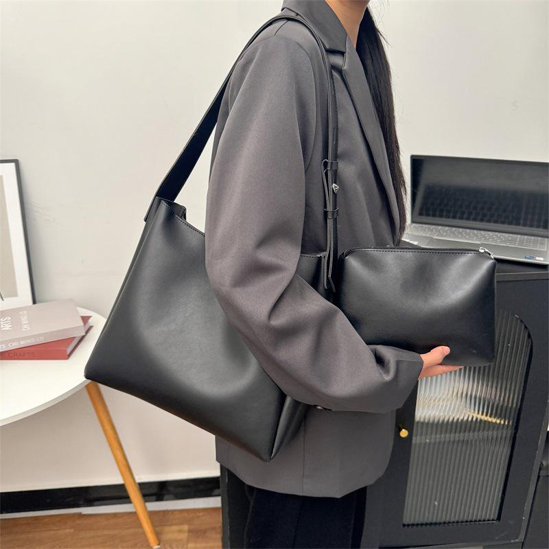 Damen Umhänge- & Tragetasche: Weiches Leder, Großes Fassungsvermögen, Hochwertig, Mutter-und-Kind-Design