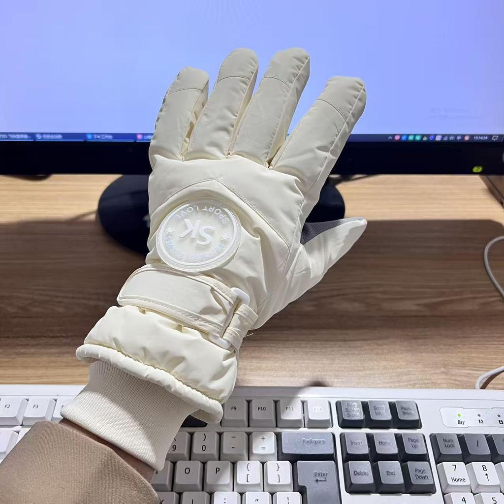Women's Winter Ski Gloves: Warm, Thickened, Touchscreen-Compatible, Windproof, Water-Repellent, and Stylish Velvet-Lined for Outdoor Riding.
