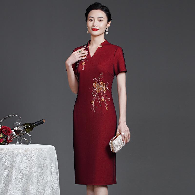2023 Autumn Elegant Embroidered Qipao Dress for Middle-Aged and Elderly - Perfect for Weddings and Formal Events