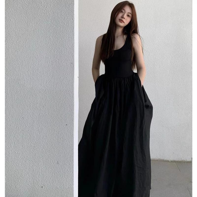 French Retro Black Slimming Waist-Defining Long Beach Dress for Thailand Travel & Sanya Seaside Vacation