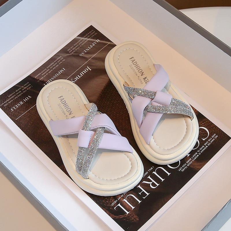 

Сладкая девичья модная одежда со стразами, крест с крутыми тапочками, лето 2025, новая детская принцесса обувь на мягкой подошве для среднего возраста 28-29 фиолетовый