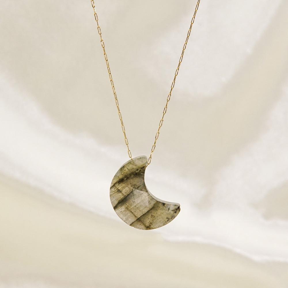 Small Moon Natural Crystal Stone Pendant Necklace for Women Girls Crescent Moon Pendulum Citrines Quartz Purple Crystal Necklace