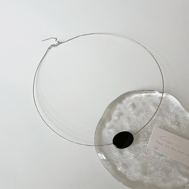 

Niche Design Sense Resin Fine Metal Collar Women S High Sense Retro Personality Simple Versatile Temperament Fashion Necklace